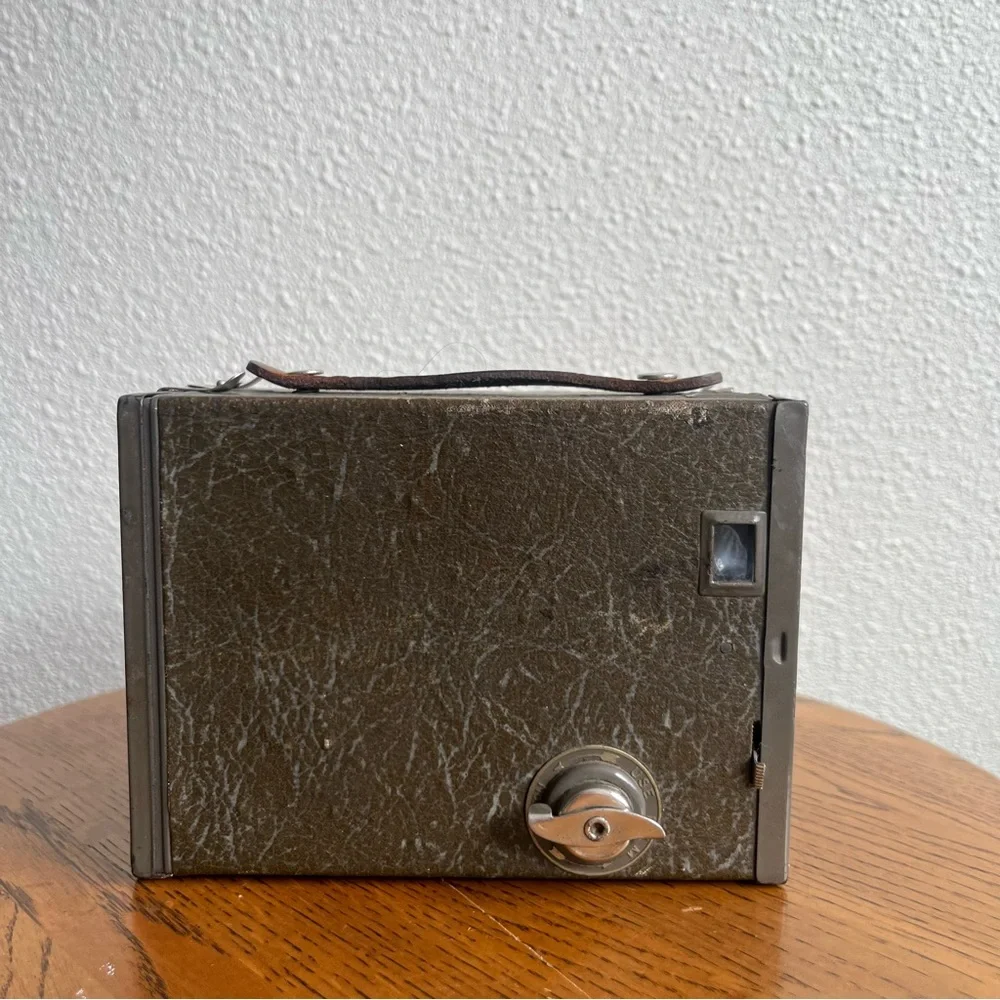 Kodak No.2 Brownie Model F camera